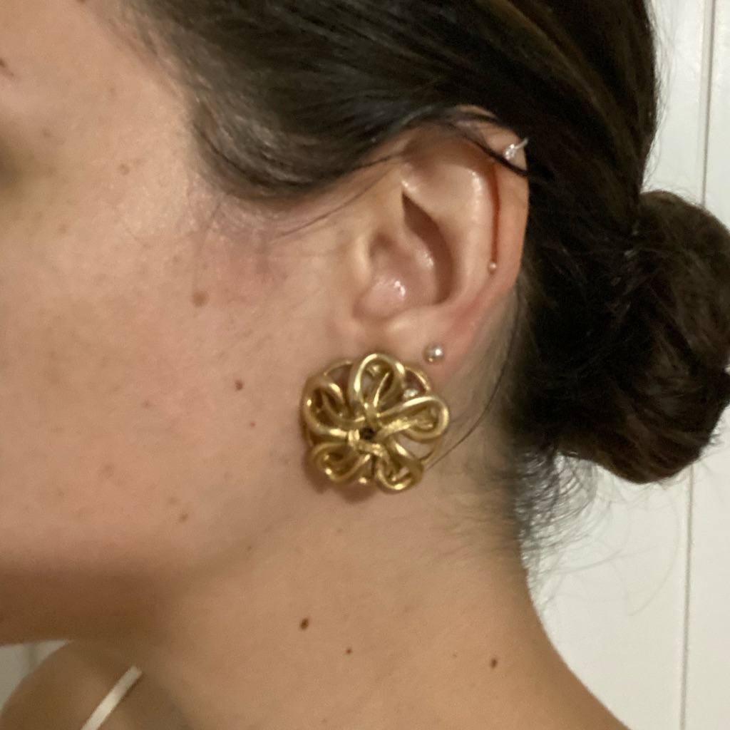 Vintage Oscar De La Renta Clip On Earrings 50$